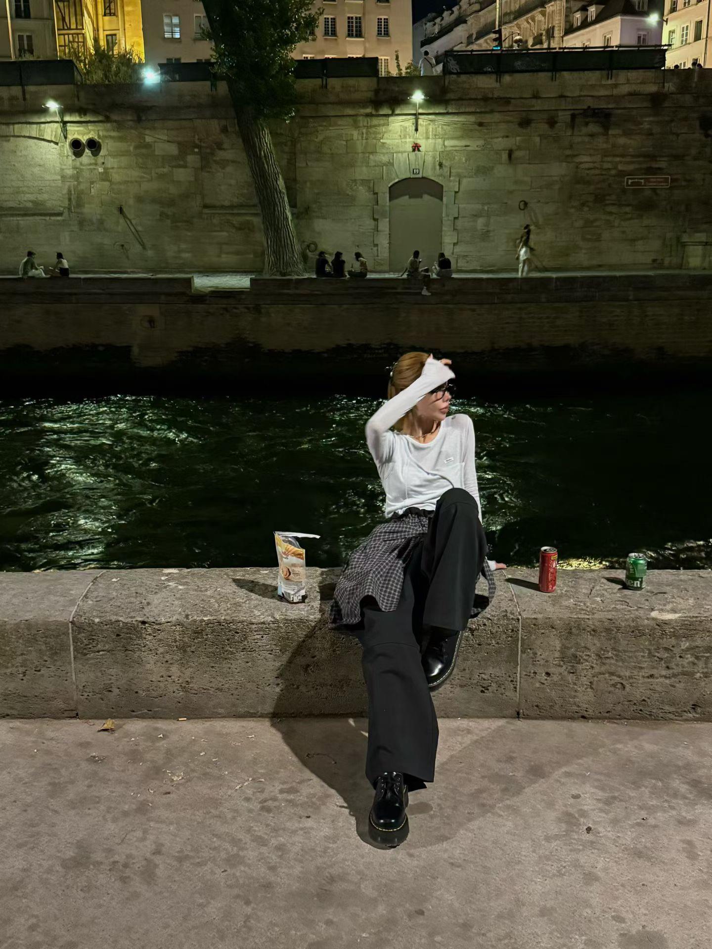 假兩件排扣洗標上衣